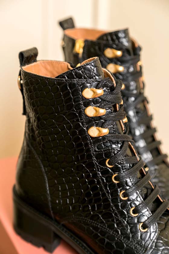 BOTTINE CONFORTABLE NOIR MAISON TOUFET ELISABETH CUIR EMBOSSE FACON CROCO