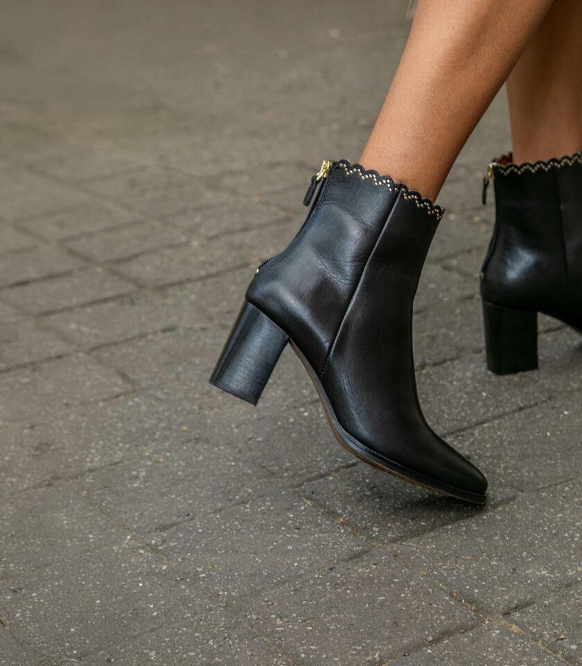MAISON TOUFET BOTTINES CONFORTABLE NOIR CUIR LISSE CLOUS GISELLA
