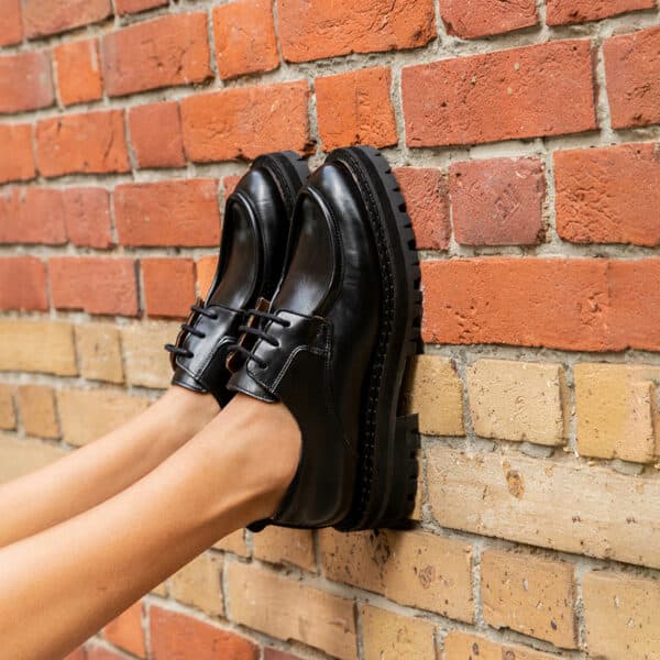 MAISON TOUFET DERBIES CONFORTABLE NOIR CUIR GLACÉ DANIELLA