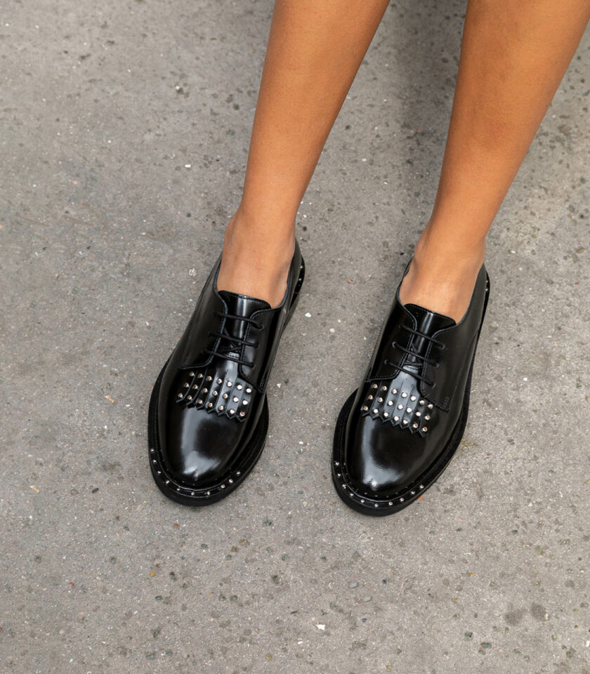 MAISON TOUFET DERBIES CONFORTABLE NOIR CUIR POLIDO DIANA